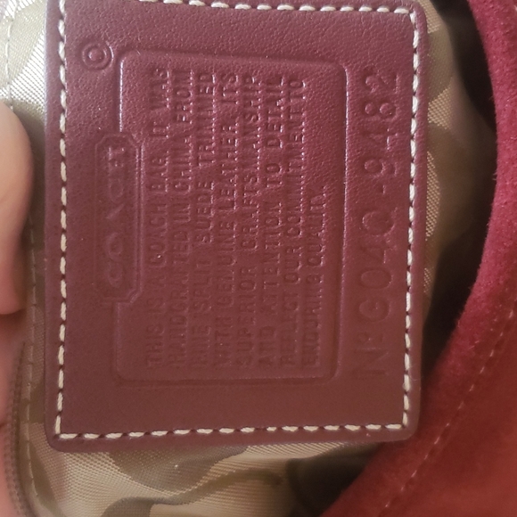 A beautiful maroon swayed coach bag - Picture 3 of 5